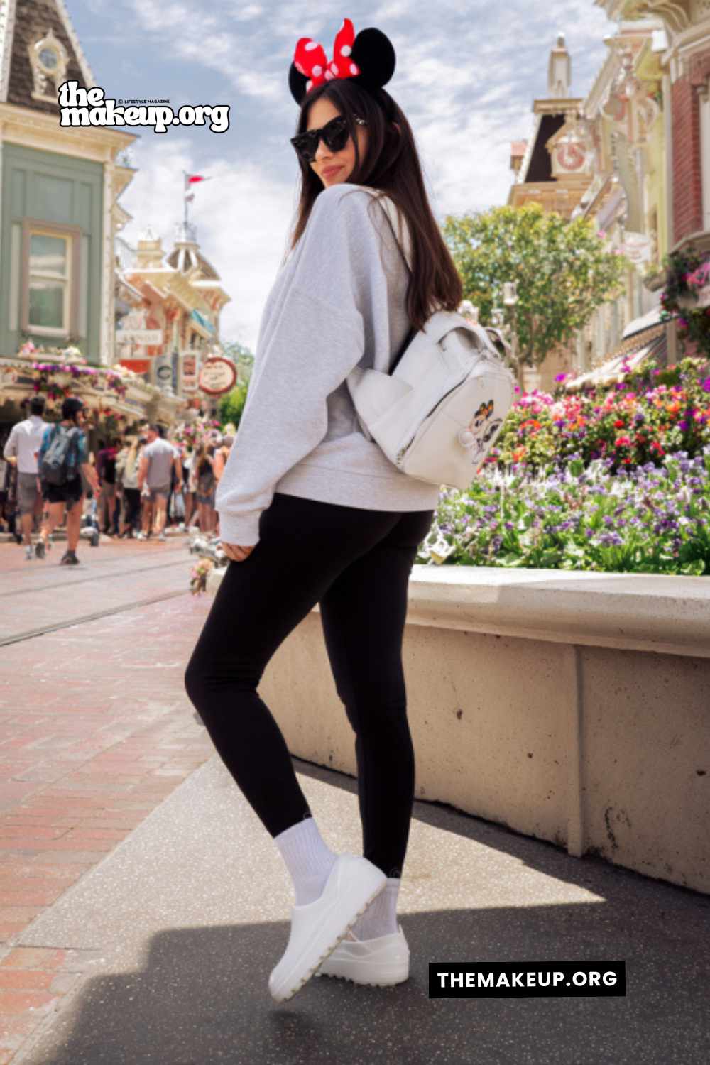 travel outfits for Disneyland California
